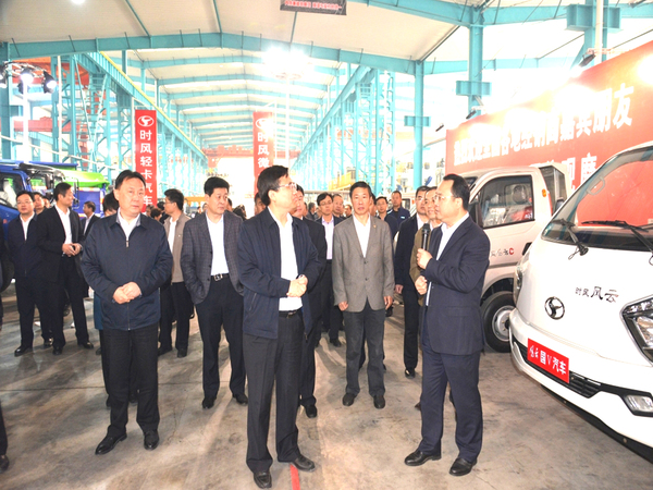 市新旧动能转换沉大项目推动会WilliamHill威廉希尔集团科普教育基地进行观摩